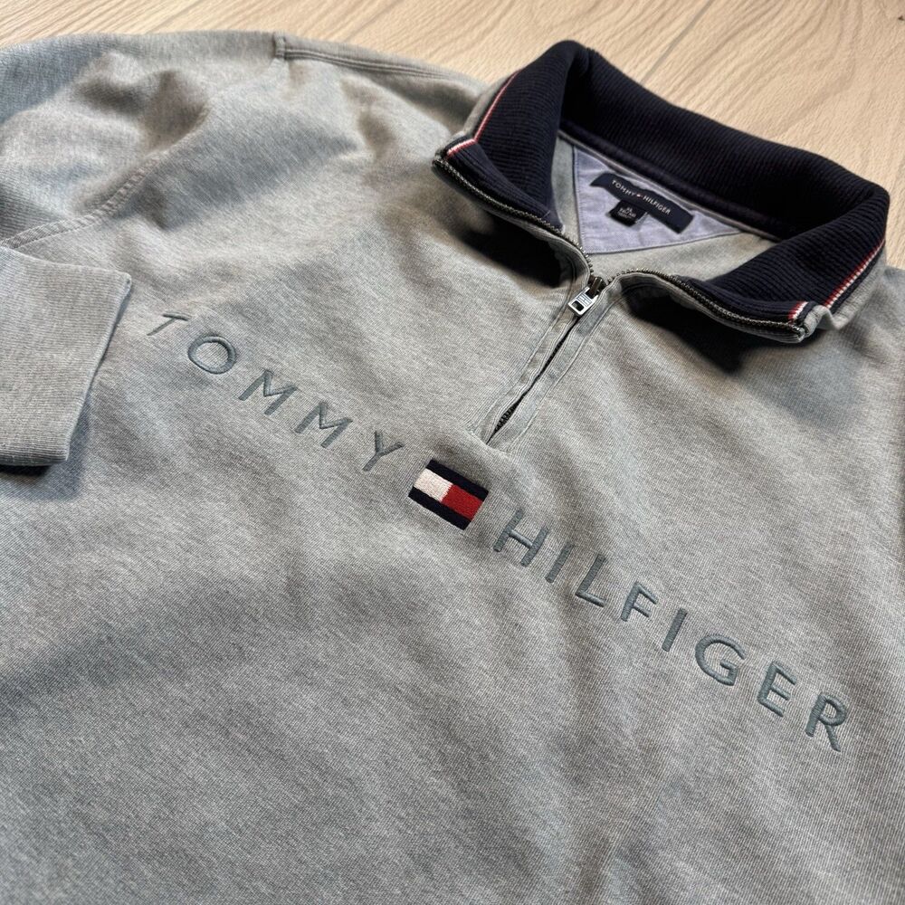 Tommy Hilfiger Y2K Spellout 1/4 Zip Pullover Men’s XL Gray Embroidered Sweater